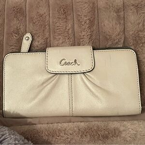 Coach cream vintage wallet